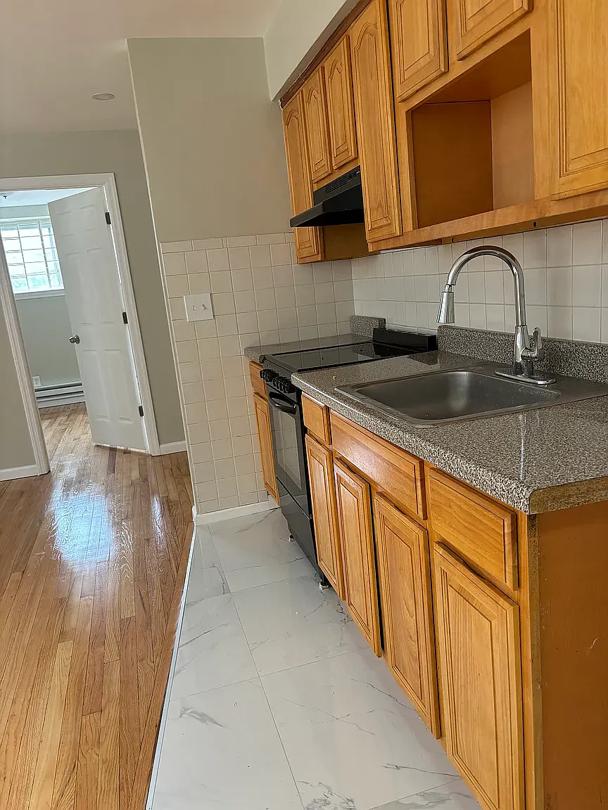 2 bed, 800 sqft, $1,994 — Photo 2