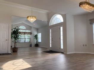 29 Medici Dr, Franklin Twp., NJ 08873