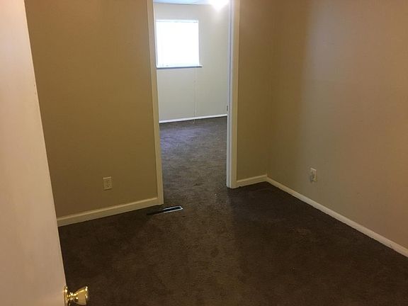 4th image of 3075 Huntington Dr