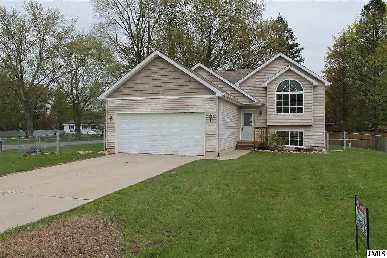 1301 Catsyl Rd photo 1