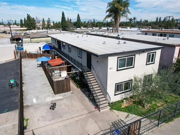 1917 W Myrtle St, Santa Ana, CA 92703