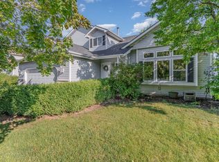 2528 Silver Rock Dr, Crest Hill, IL 60403