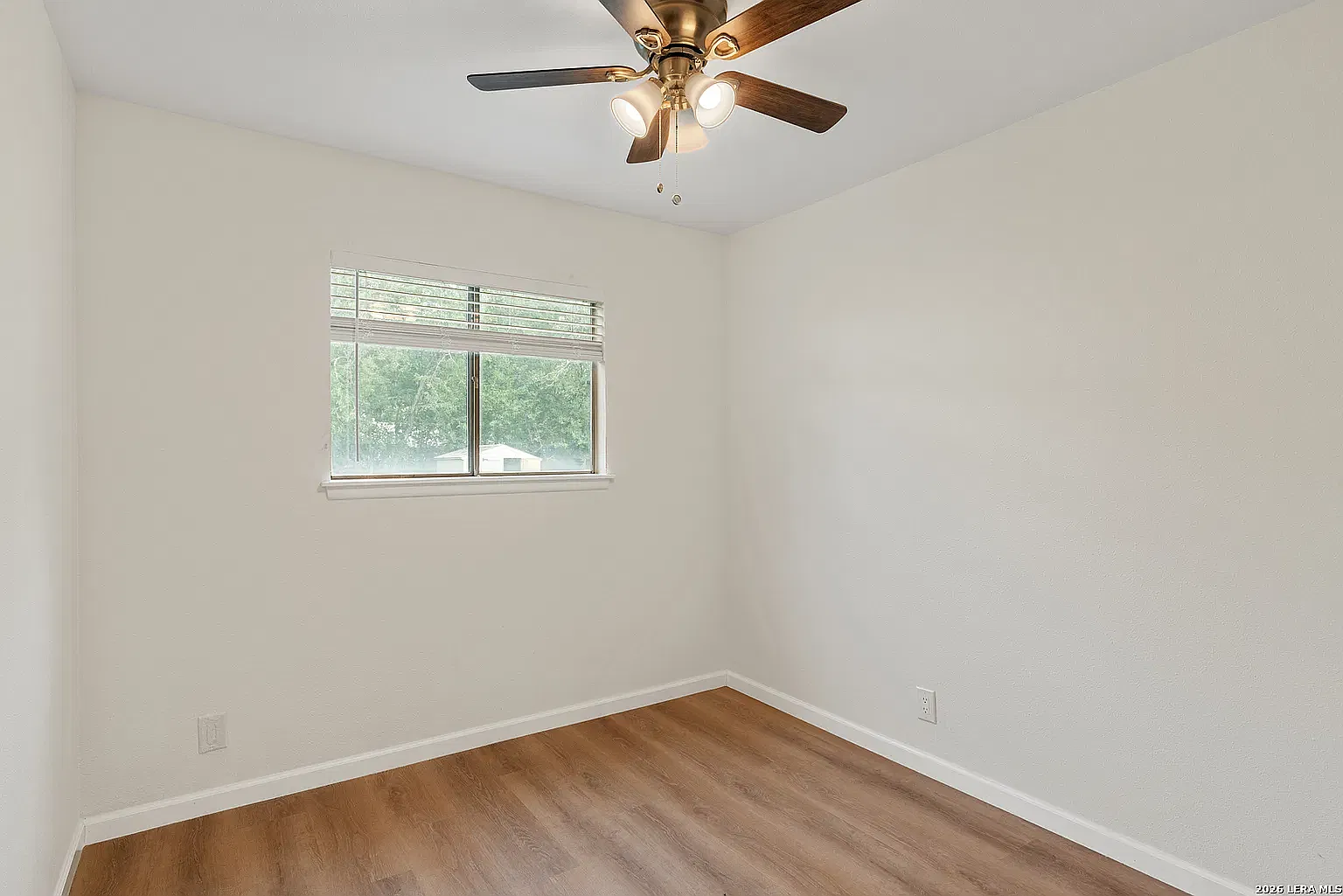 5 bed, 1342 sqft, $1,850 — Photo 4