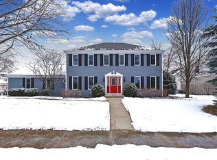 5807 N Corona Dr, Palatine, IL 60067