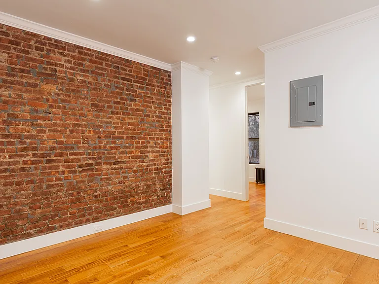 260 Washington Ave #B5 — Photo 3