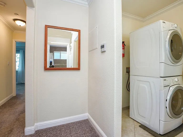 1621 Huron Ave — Photo 23