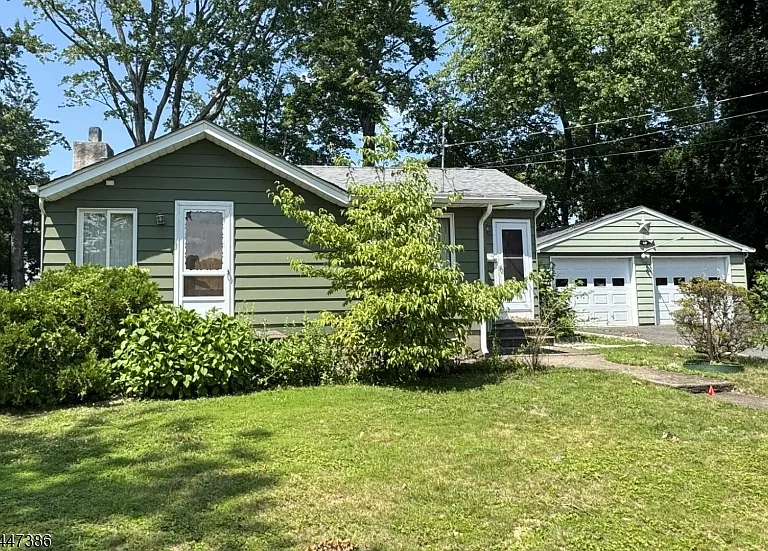 48 Beechwood Ave — Photo 1