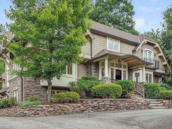 4th image of 39 Briarwood Dr