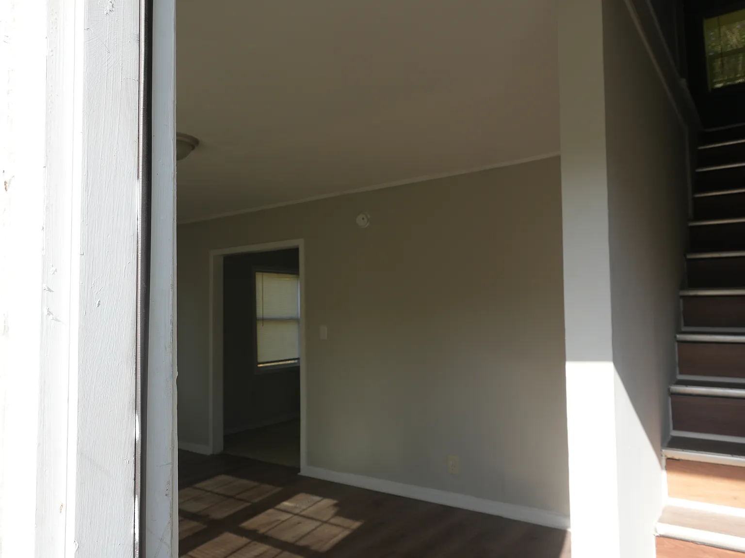 2 bed, 1000 sqft, $925 — Photo 2