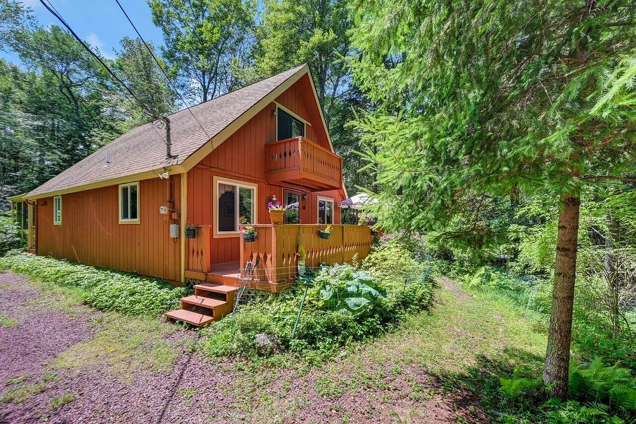 2459 Overlook Ln photo 1