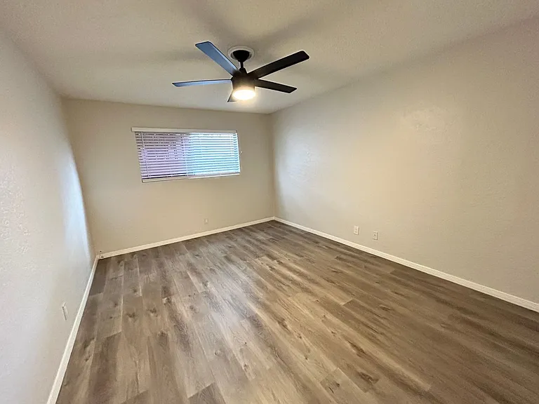 2430 Linden Ave., Long Beach — Photo 8