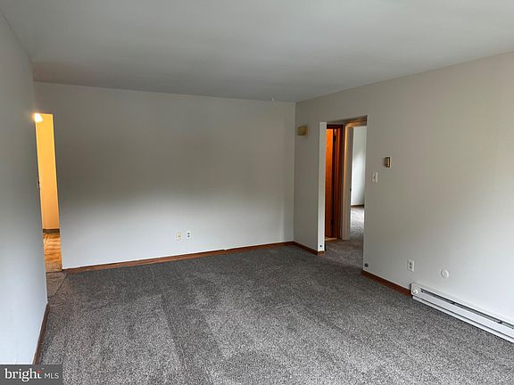 5th image of 123 Green St APT A
