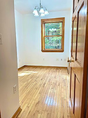 5th image of 720 Leonard St #W