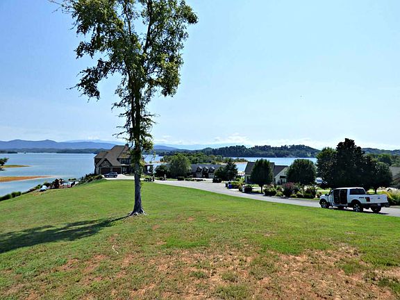 2nd image of 527 Riverchase Ln