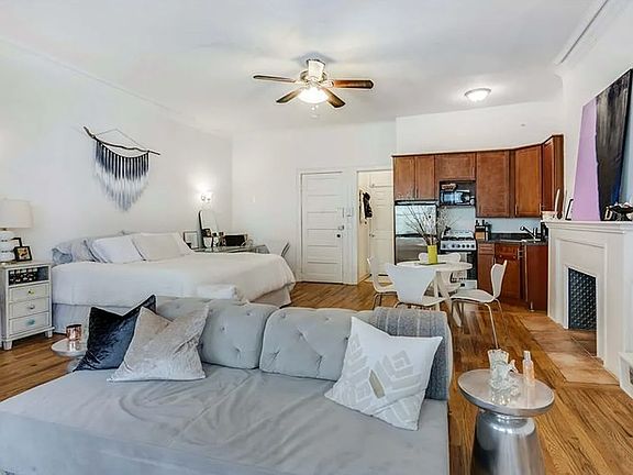 3rd image of 256 W 73rd St APT 5