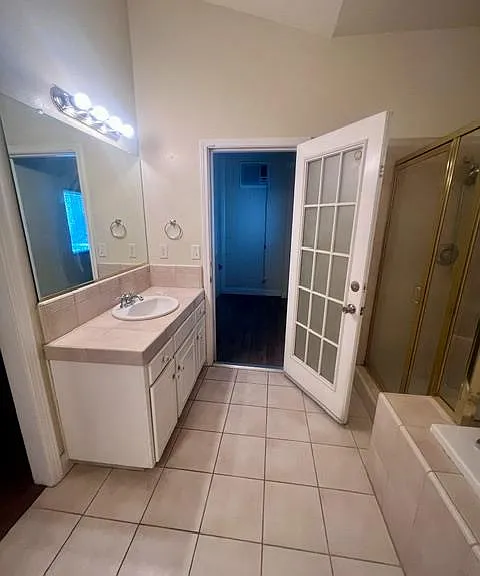 1877 E Turnberry Ave — Photo 40
