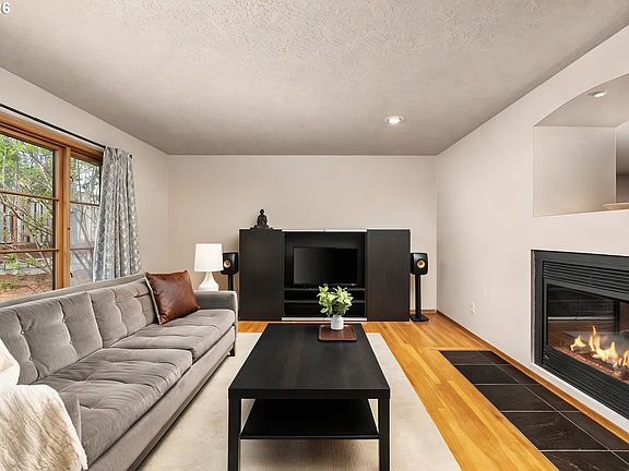 5th image of 3005 SW 113th Ave