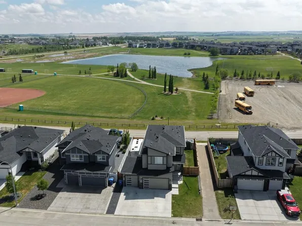 1340 N Lackner Blvd, Carstairs, AB T0M 0N0