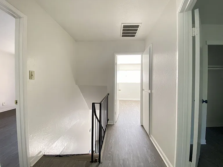 I & 23rd Townhomes — Photo 11
