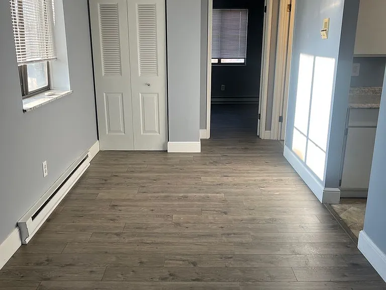 Hillcrest Avenue Apartments — Photo 2