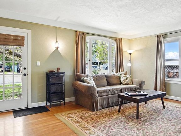 3rd image of 1422 3rd Street
