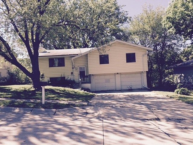 2nd image of 904 Willow Ave