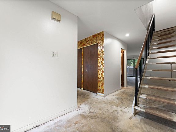 5th image of 7266 Hillary St
