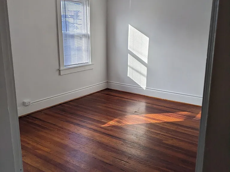 214 E Fairfax Ln — Photo 12