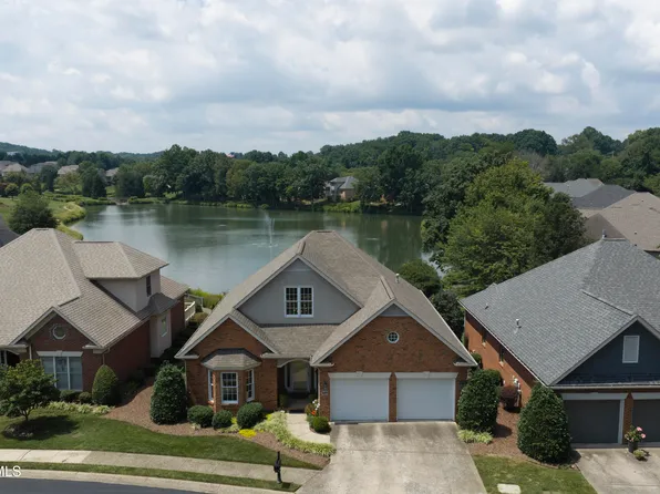 1819 Waters Edge Dr, Johnson City, TN 37604