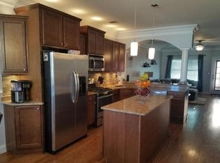 94 Sweetgum Ln, Staten Island, NY 10314