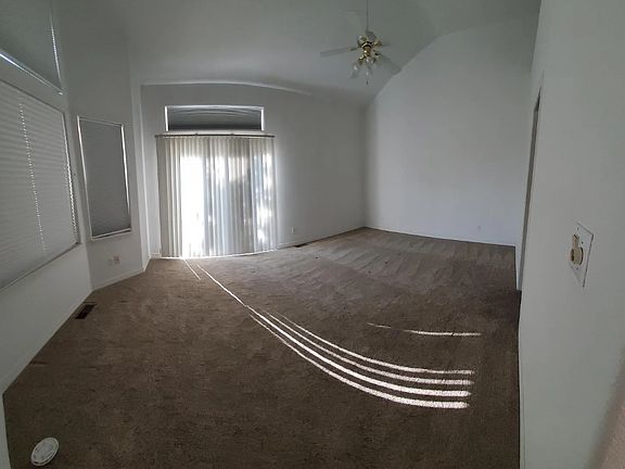 5th image of 4407 E Turnberry Cres