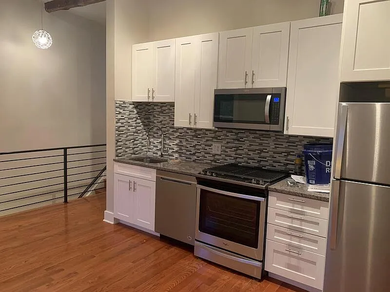 2 bed, 1.0 bath, 720 sqft, $3,195 — Photo 1