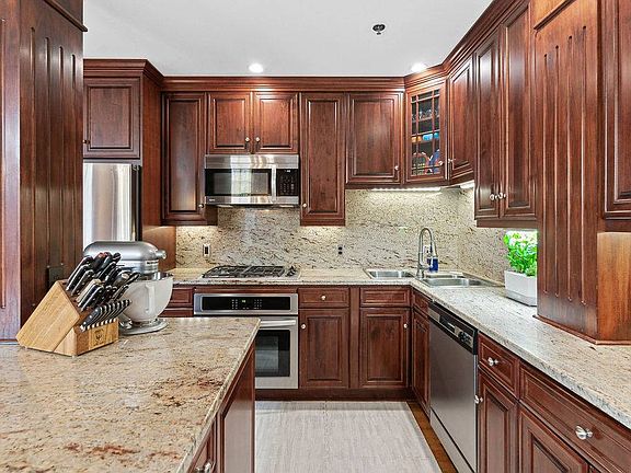 2nd image of 429 N Franklin St #307-308