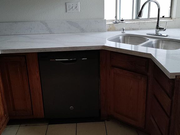 2nd image of 1367 Thomas Ave APT 2