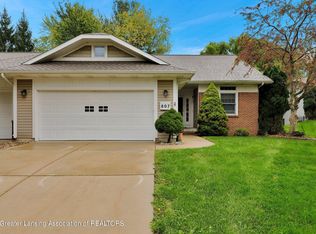 807 Roaring Brook Cir, Lansing, MI 48917