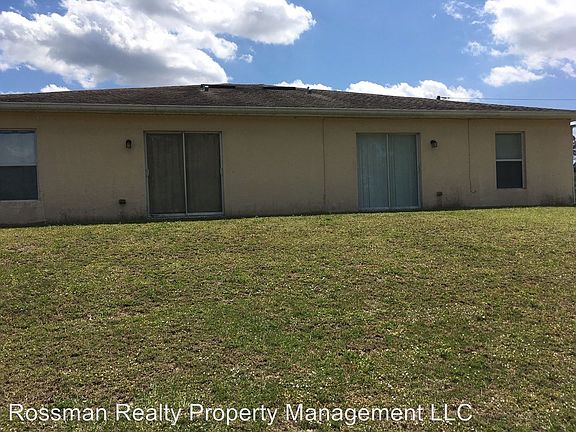 3rd image of 4400 Douglas Ln