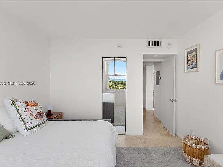 5600 Collins Ave #14R — Photo 21