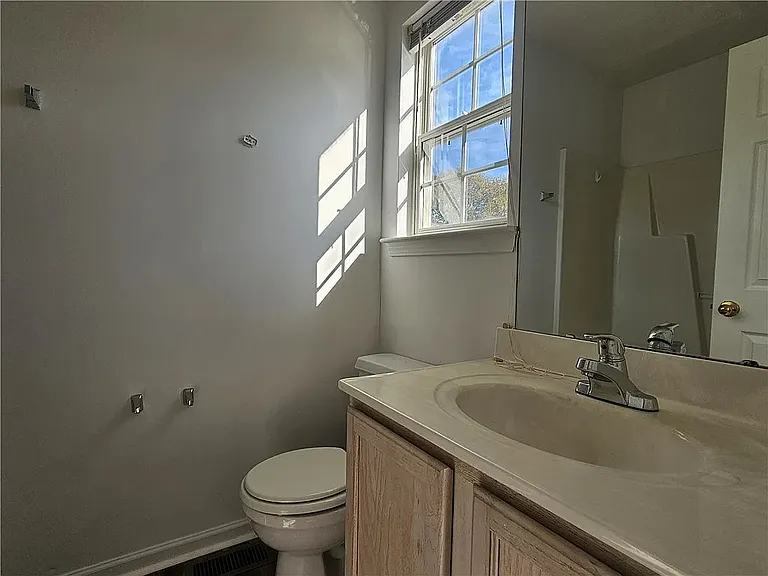 128 University Village Dr #C — Photo 8