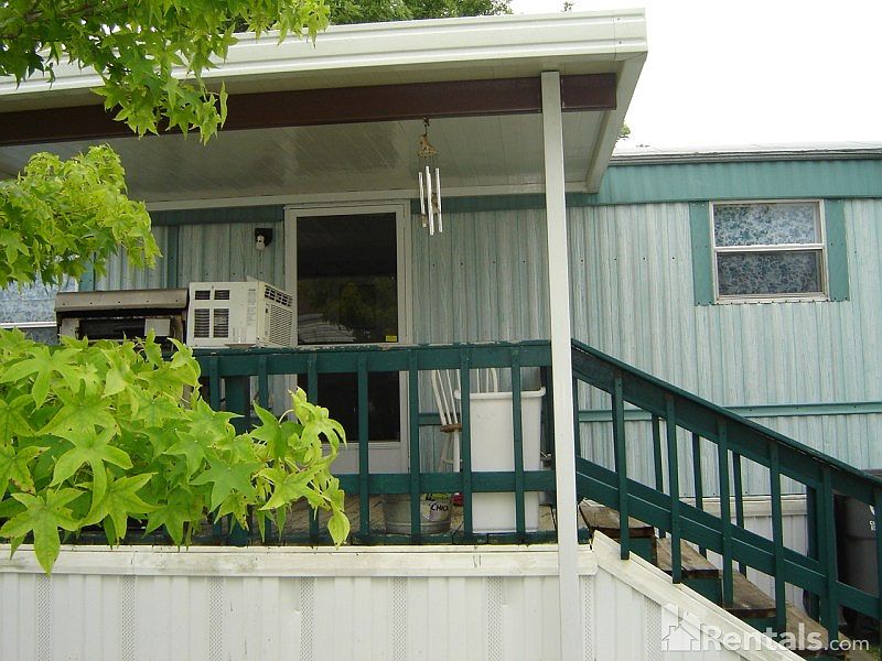 1st image of 609 Ewing Way