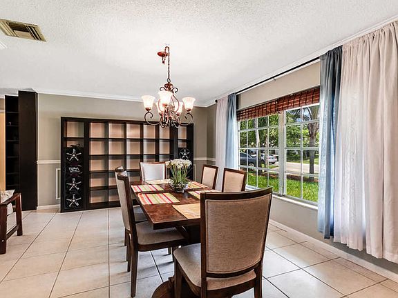 3rd image of 2345 Gabriel Ln