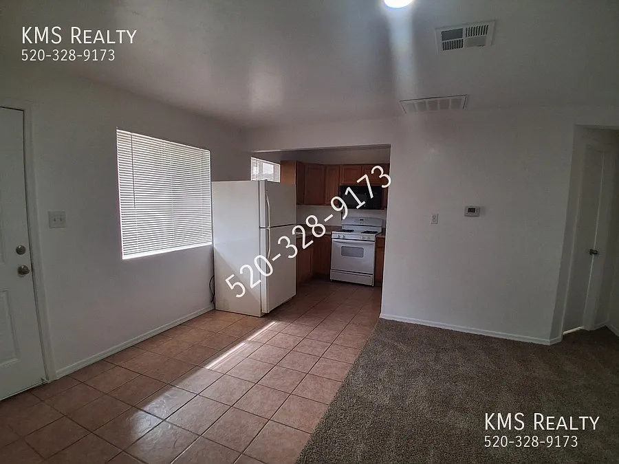 1 Bedroom 1 Bath- 3536 E Blackledge Dr - Owner/Agent — Photo 4
