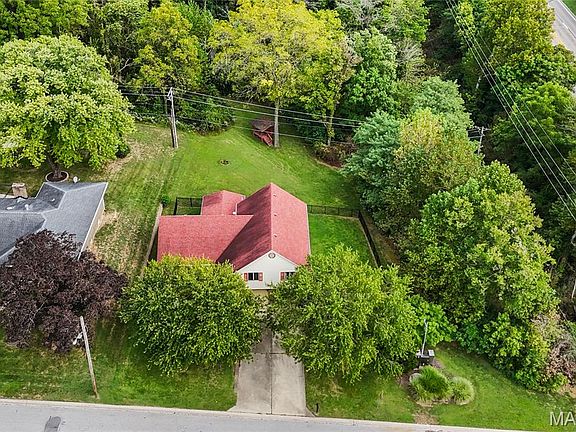 3rd image of 2 Estates View Dr
