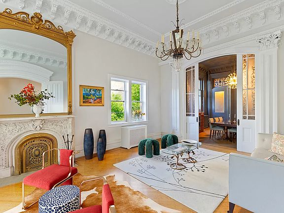 4th image of 393 Clinton St #Townhouse