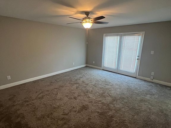 4th image of 2348 Royal Oaks Dr
