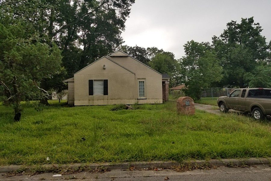 1st image of 7050 Heron Dr