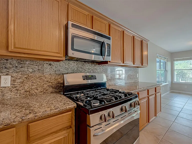 8714 Pleasantbrook Dr — Photo 16