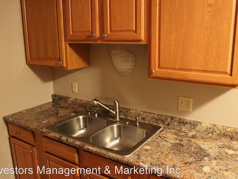 2nd image of 724 6th Ave SW #10