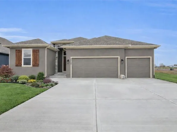 19324 Mahaffie St, Spring Hill, KS 66083