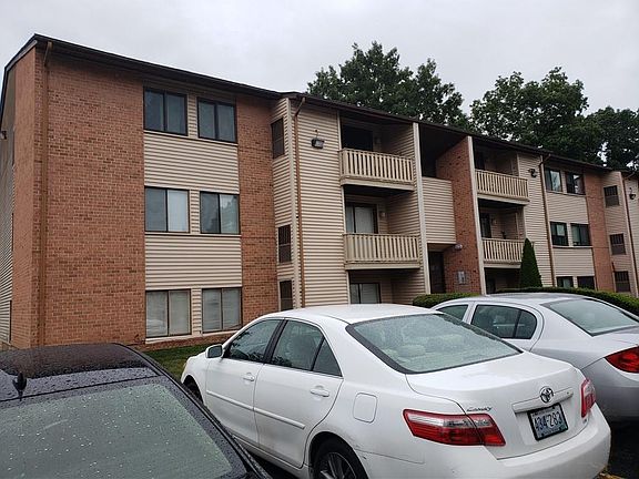 3rd image of 1137 Hartford Ave #3C