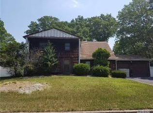 9 Latimer Ave, Coram, NY 11727